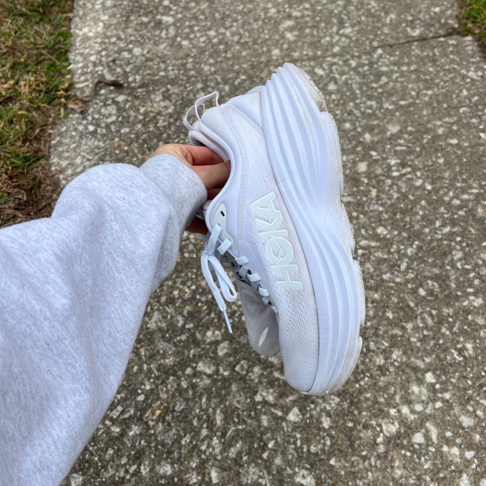 White Bondi 8 Hokas -Size 7